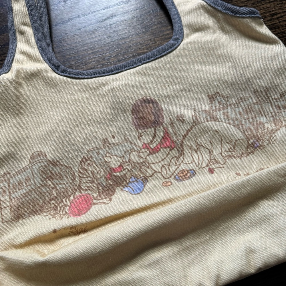 Disney Parks Epcot United Kingdom Winnie the Pooh and Pals Classic Tote Bag NWT - Picture 2 of 5